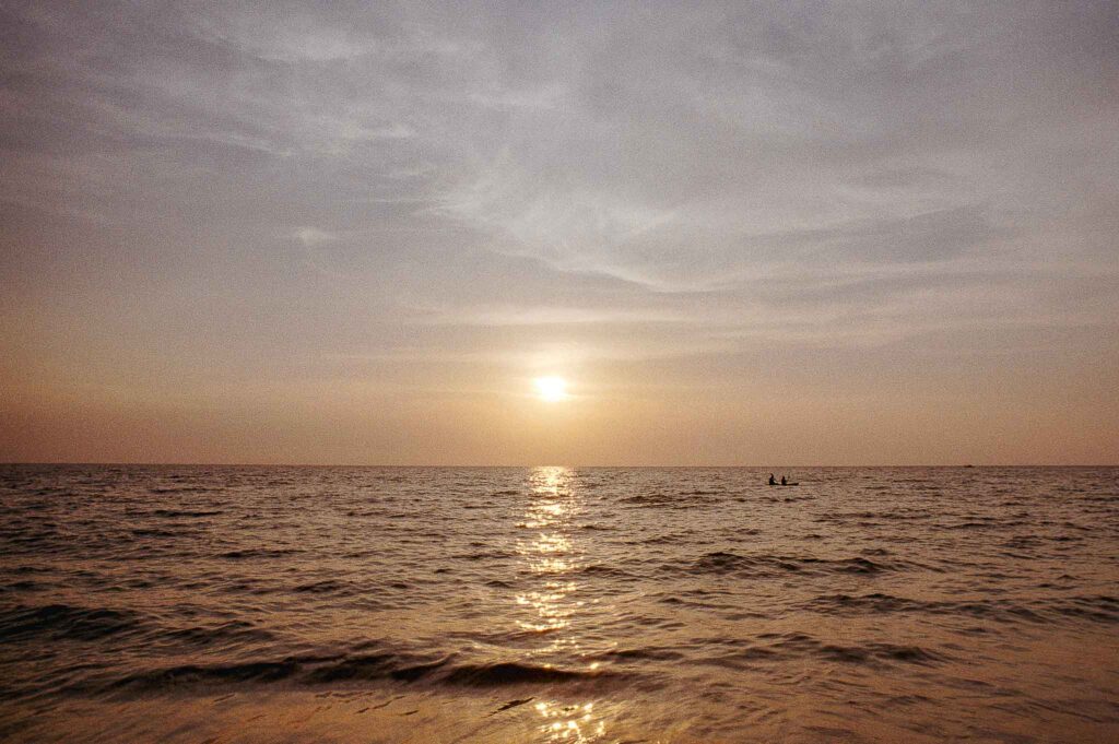 PLAGE LANTA KLONG NIN 
Koh Lanta, Thaïlande | Nikon F2 AS - Kodak Gold 200