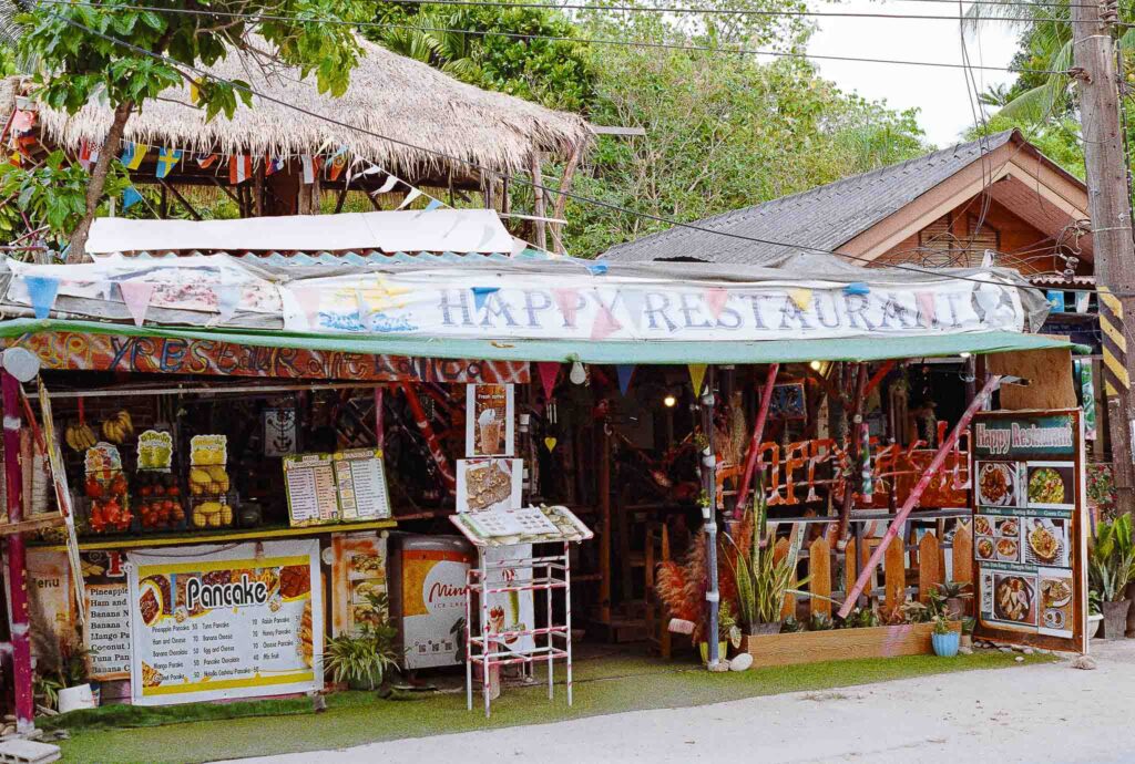 HAPPY RESTAURANT
Koh Lanta, Thaïlande | Nikon F2 AS - Kodak Gold 200